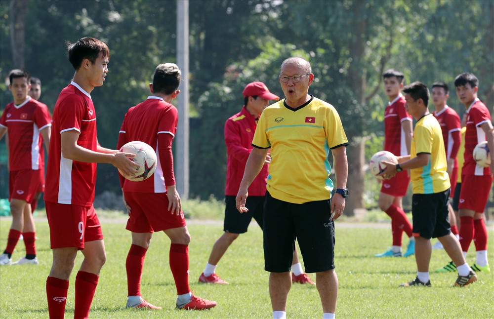 Thầy trò HLV Park chuẩn bị tốt cho trận đối đầu với Trung Quốc và Oman
