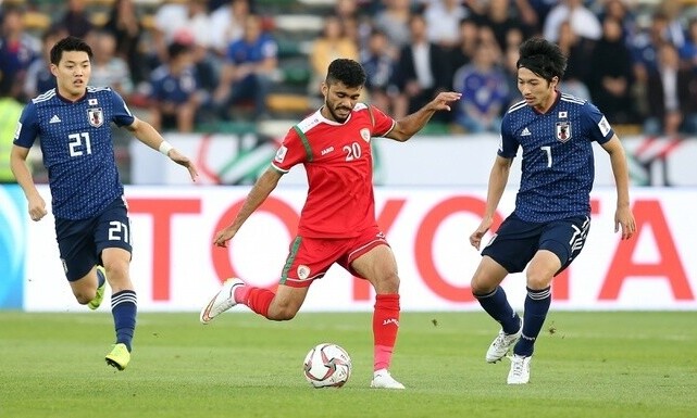 Nhật Bản thua sốc trên sân nhà