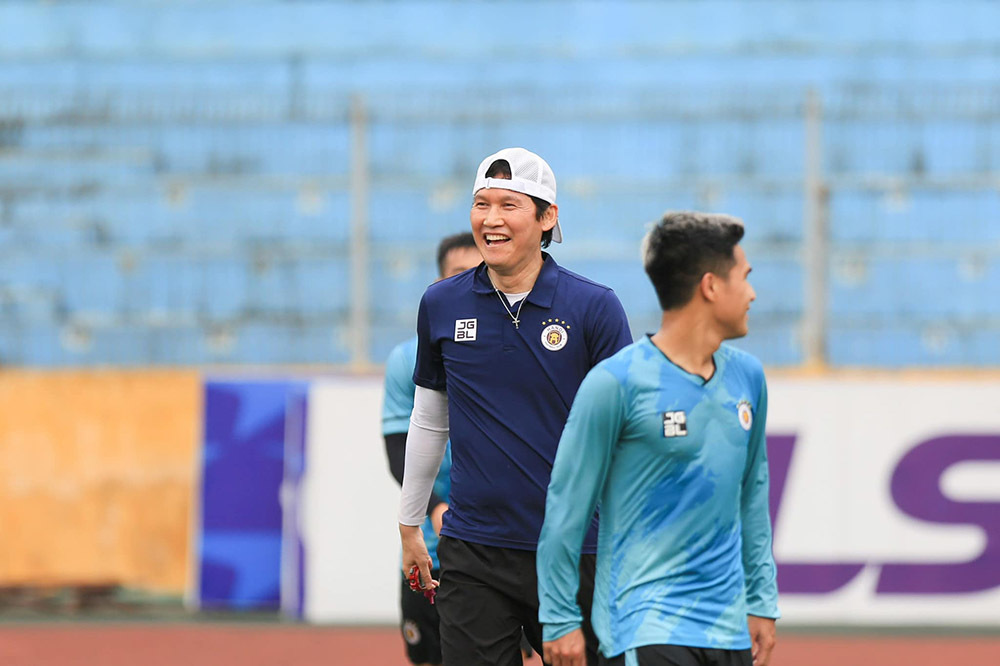 Park Choong-kyun thay chỗ của HLV Đình Nghiêm
