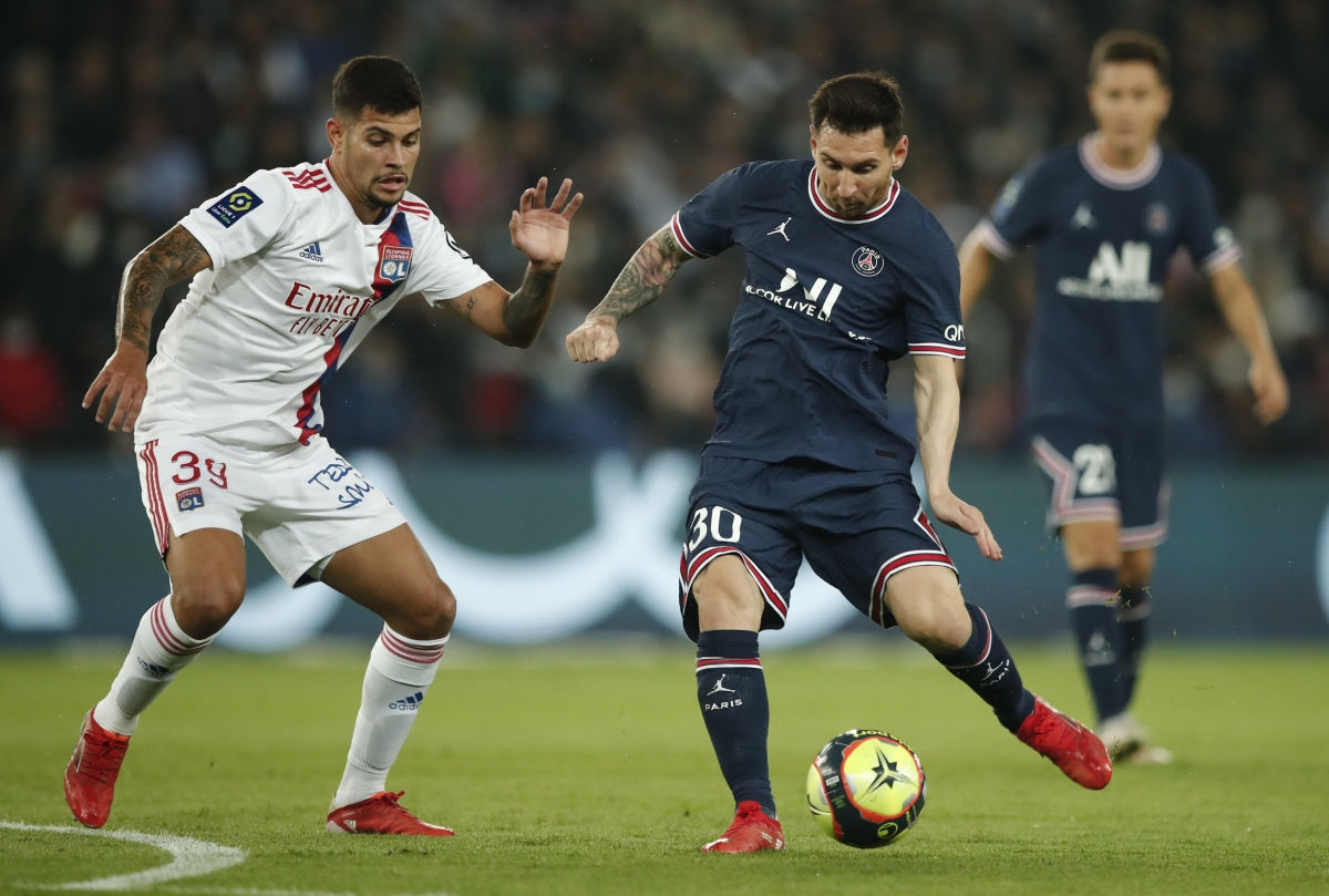 Trận đấu với Lyon đánh dấu màn ra mắt của Messi tại sân Parc des Princes